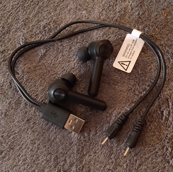 3 sets Bluetooth Earphones $10 a set. - Picture 8 of 11